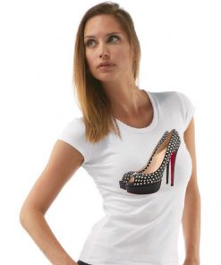 Дамска тениска Lady Shoes. Удобна вталена дамска тениска с принт, уникалните обувки на Christian Louboutin.
